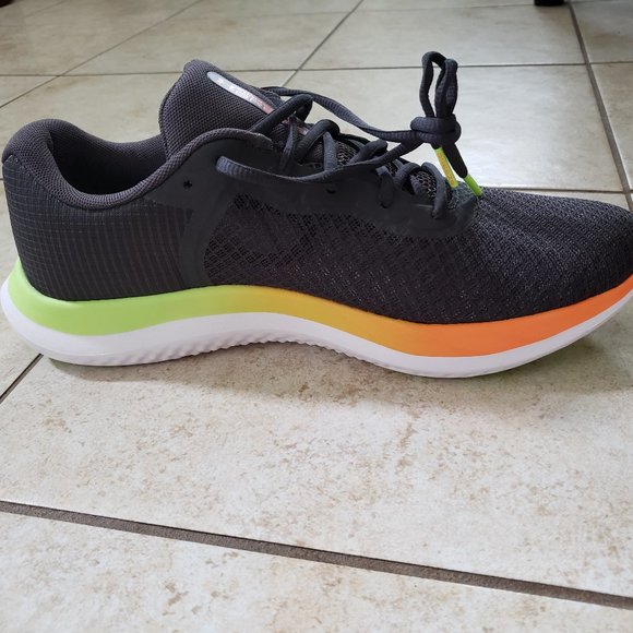NEW Under Armour Charged Breeze Men's 3025129-104 Size 9.5 Grey/White/Green/Oran - Picture 4 of 10